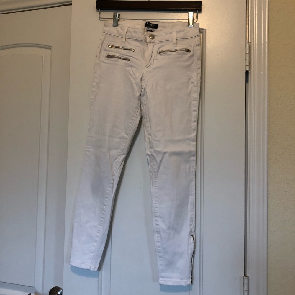 Bebe white stretch skinny jeans